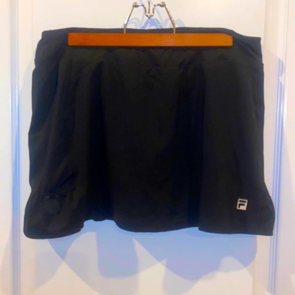 Fila Tennis Skirt/Skort Ruffled Back & Sides  in Black Sz Large *EUC*